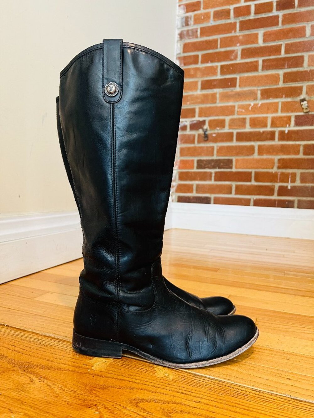 Vintage Frye Melissa Button Black Leather Tall Riding Boot, Style 77167, sz 9.5